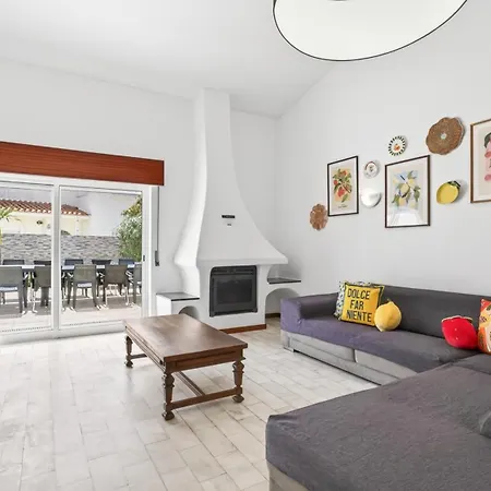Casa Marina Near By Lovelystay * البوفيرا